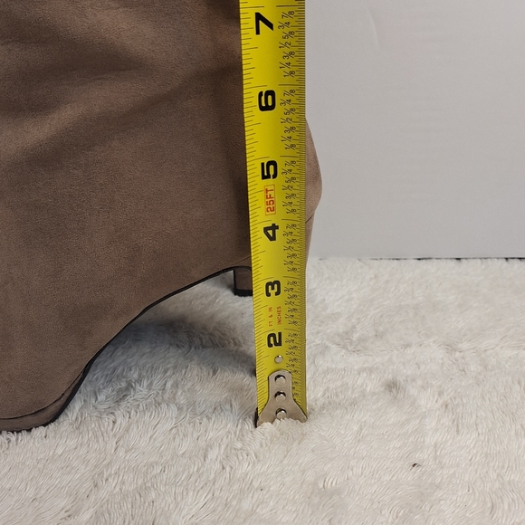 Mootsie Tootsies Boots - Picture 6 of 12